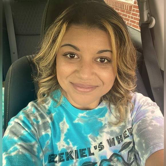 Meet your Posher, Angela - Picture 1 of 1